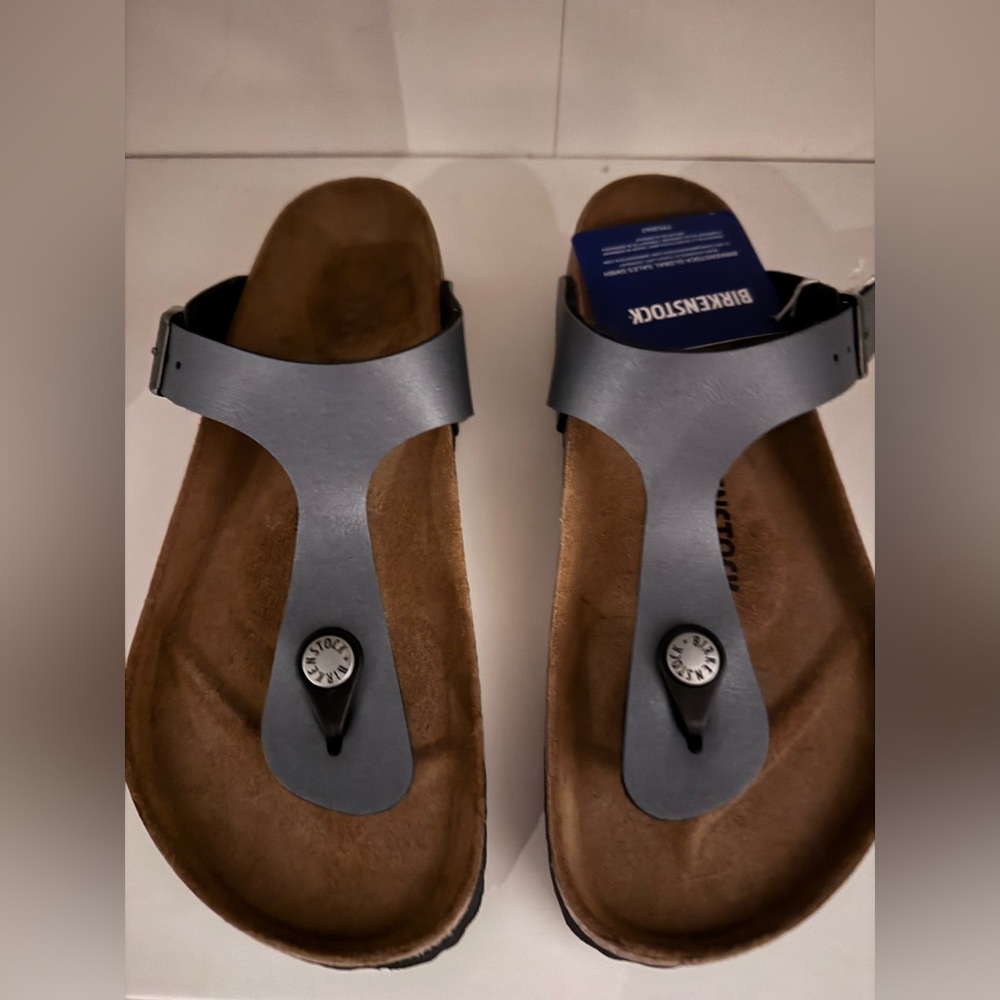 NEW (Never worn) Birkenstock Women’s Gizeh Sandals-Metallic Blue FREE SHIPPING